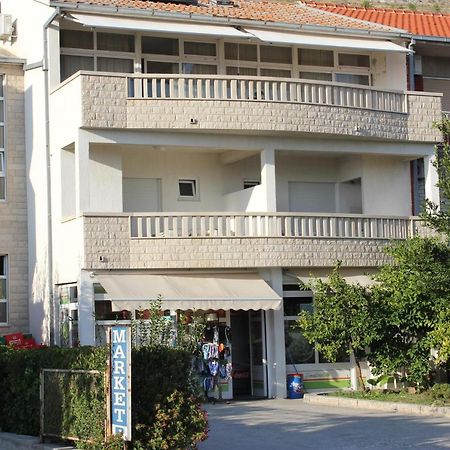 Omis Duce Sandy Beach Apartments Mare المظهر الخارجي الصورة